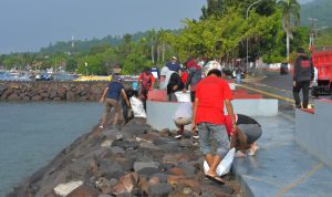 Pemkot Tikep Kerja bakti di Kawasan Pantai Tugulufa dalam rangka Hari Lingkungan Hidup Sedunia Tahun 2024