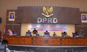 Walikota Tidore Kepulauan Capt. H. Ali Ibrahim, MH Menghadiri Rapat Paripurna Ke-7 Masa Persidangan III Tahun 2023-2024 tentang Penyampaian Pandangan Umum Fraksi-Fraksi Terhadap Ranperda Tentang LPP APBD.