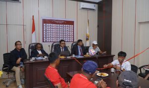 Rapat Match Coordination Meeting ( Technical Meeting ) Liga EPA (Elit Pro Akademi bersama Perwakilan TIM dari MALUT UNITED FC dan PERSIK KEDIRI di ruang rapat Sekda Kantor Walikota Tidore Kepulauan, Jum'at (2792.