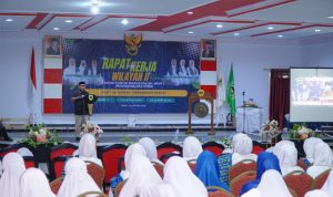 Mewakili Walikota Tidore Kepulauan, Asisten Sekda Bidang Administrasi Umum Drs. H. Yakub Husain, M.Si membacakan sambutan sekaligus membuka dengan resmi Rapat Kerja Wilayah II Pengurus Wilayah BKMT Prov Malut