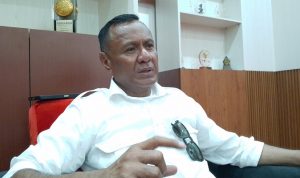 Walikota Tidore Kepulauan, Muhammad Sinen saat ditemui awak media, di ruang kerjanya, Selasa, (4/3/2025).