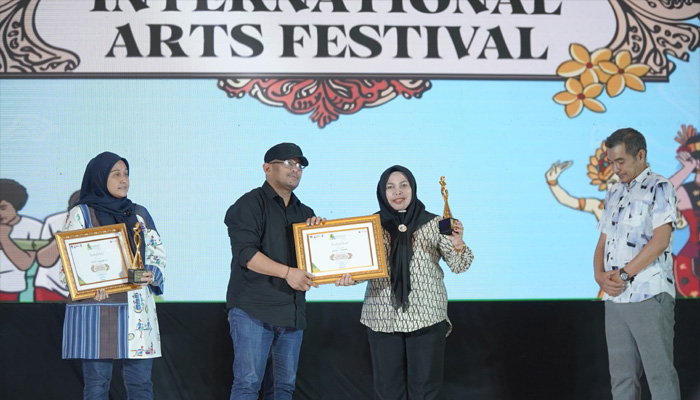Internasional Art Festival: Kota Tidore Sabet Juara Terbaik