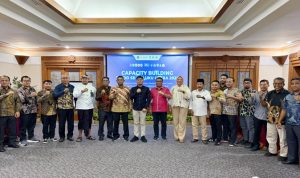 Sekda Kota Tidore Kepulauan, Ismail Dukomalamo menghadiri kegiatan Capacity Building Tim Percepatan dan Perluasan Digitalisasi Daerah (TP2DD) Maluku Utara 2025 di Prama Hotel Sanur, Provinsi Bali, Senin (2/6/2025).
