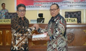 Wakil Wali Kota (Wawali) Tidore Kepulauan Ahmad Laiman resmi menyampaikan Rancangan Perda tentang Penghormatan, Perlindungan, dan Pemenuhan Hak Penyandang Disabilitas di Ruang Paripurna DPRD Kota Tidore Kepulauan, Jumat (30/1/2026).