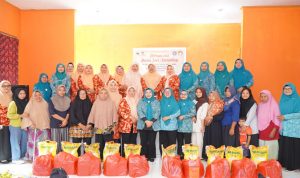 Menyambut Bulan Suci Ramadhan Tahun 1447 Hijriyah2026 Masehi, Tim Penggerak PKK dan Dharma Wanita Persatuan (DWP) bekerja sama dengan Baznas Kota Tidore Kepulauan memberikan santunan kepada masyarakat yang berhak.