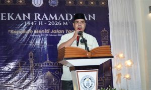 Walikota Tidore Kepulauan yang diwakili Staf Ahli Bidang Hukum, Politik, dan Pemerintahan, Asis Hadad, SE memberikan sambutan sekaligus membuka secara resmi kegiatan Pekan Ramadhan Tahun 2026 di Masjid Agung N Nurul Yaqin.