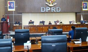 Wali Kota Tidore Kepulauan Muhammad Sinen, SE menyampaikan Pidato Jawaban Wali Kota terhadap Pandangan Umum Fraksi - Fraksi atas Rancangan Peraturan Daerah Tentang Laporan Pertangungjawaban APBD Tahun Anggaran.