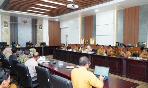 Rapat Koordinasi bersama Forum Koordinasi Pimpinan Daerah (Forkopimda) Kota Tidore Kepulauan yang berlangsung di Ruang Rapat Wali Kota, Selasa (1/9/2026).